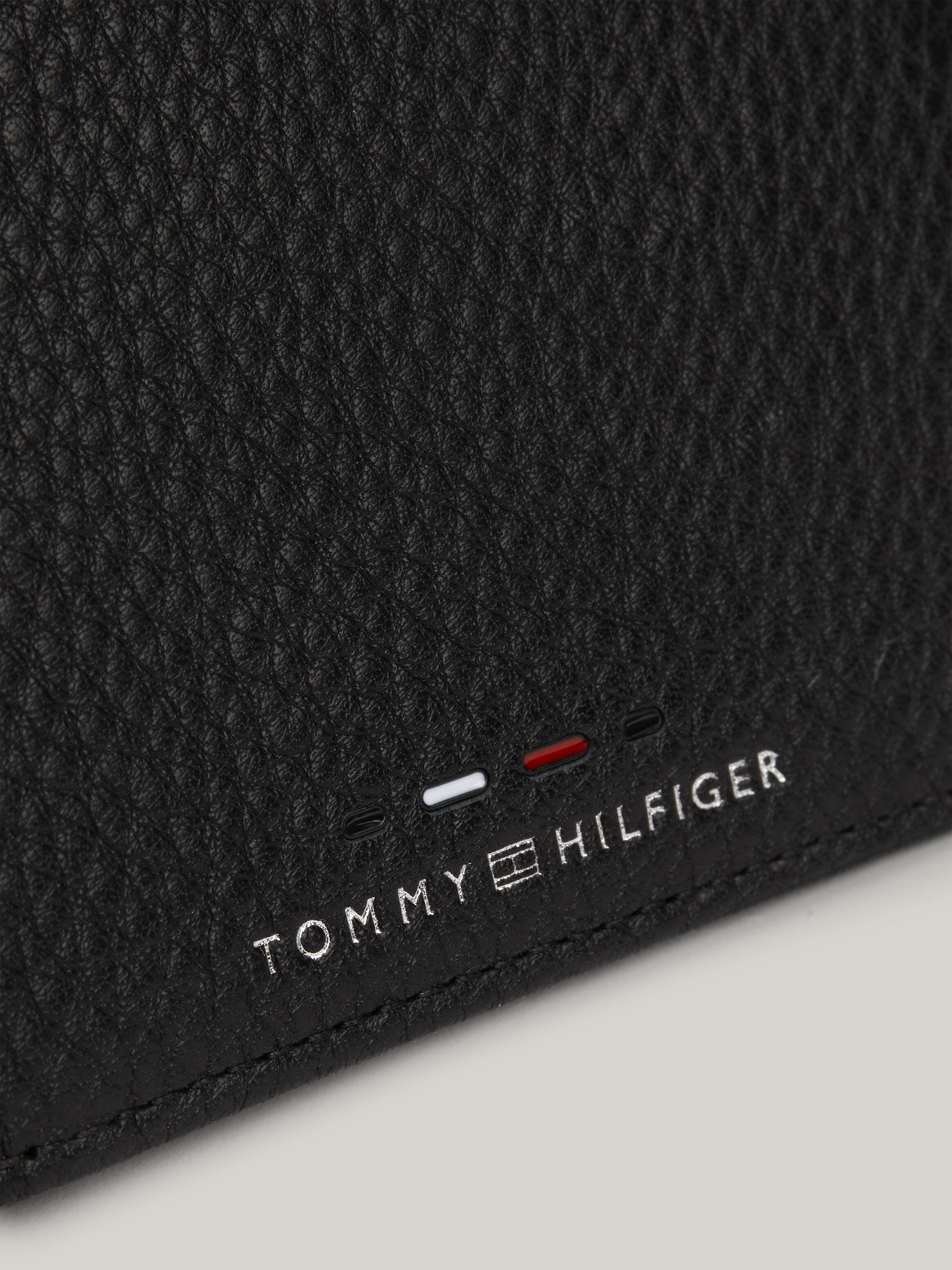 Tommy hilfiger bifold wallet cheap