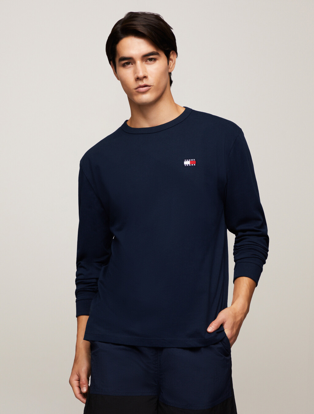 Tommy Logo Badge Long Sleeve T-Shirt, Dark Night Navy, hi-res