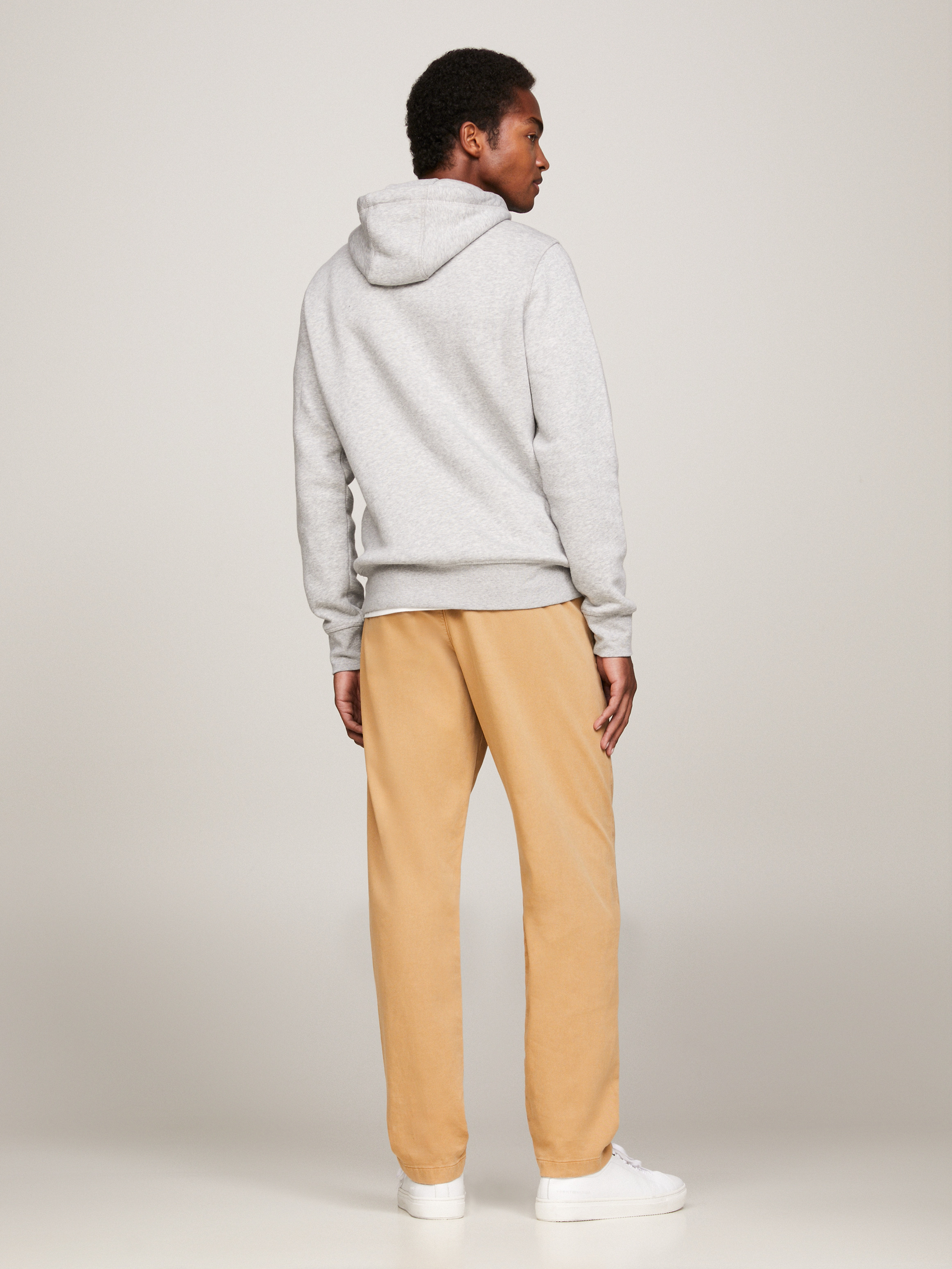 必備標誌連帽衫