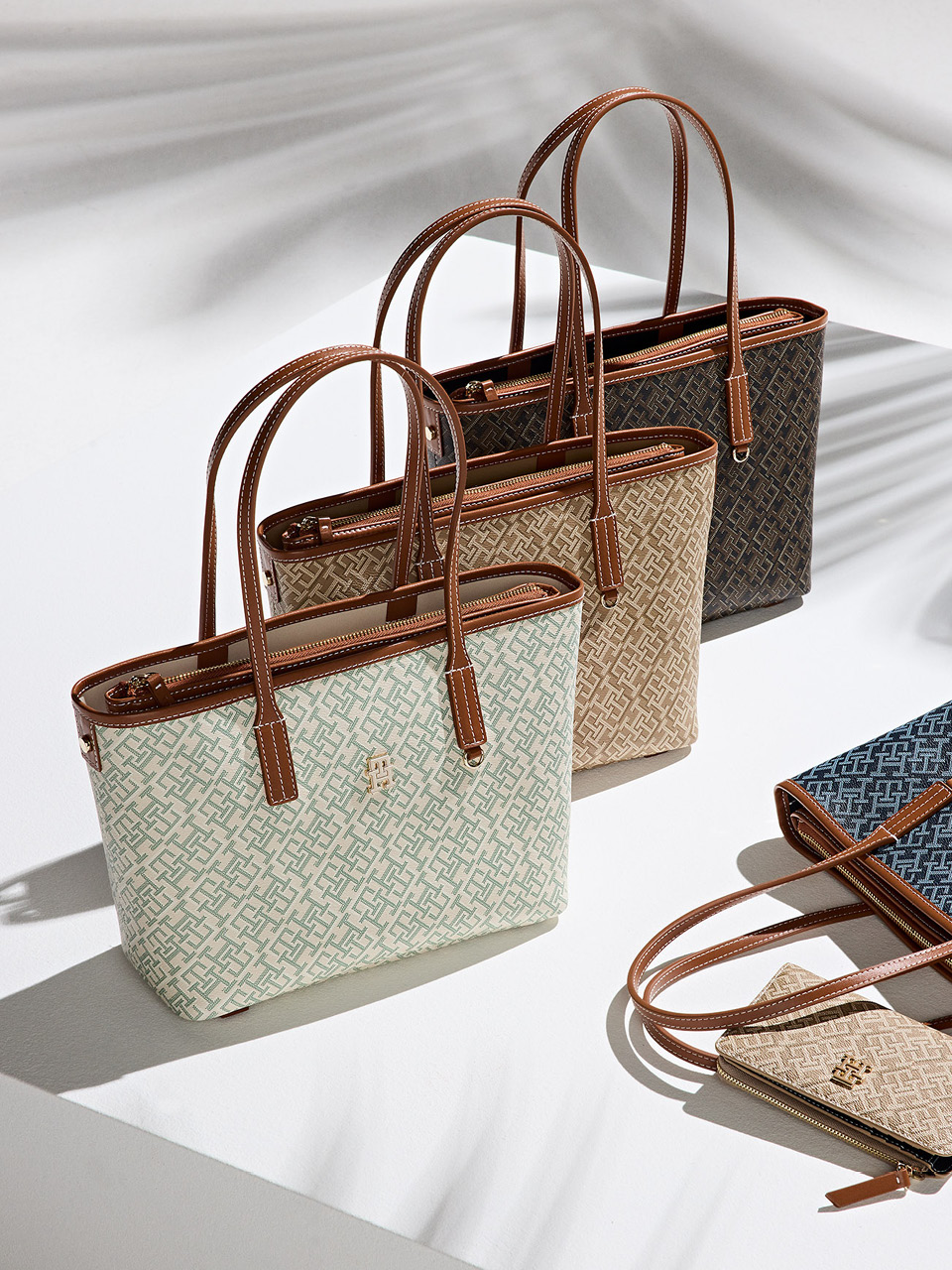 Tommy Hilfiger Women's Bags Tommy Hilfiger Women's Bags