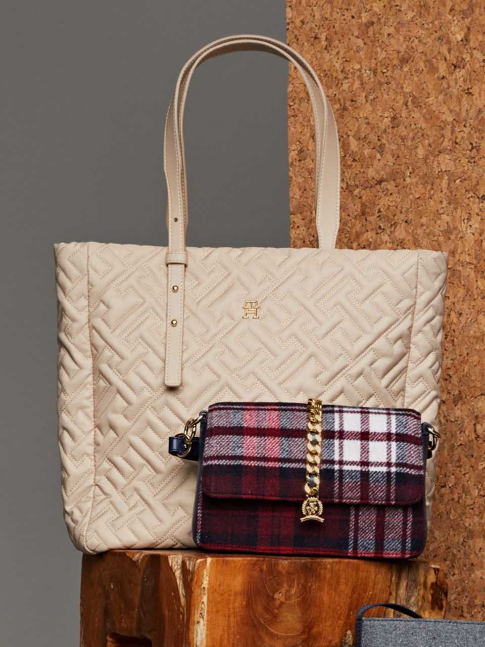 tommy hilfiger women's accessories